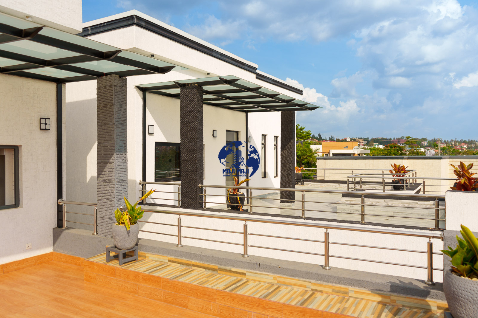 Modern Villa Estate - Image 3